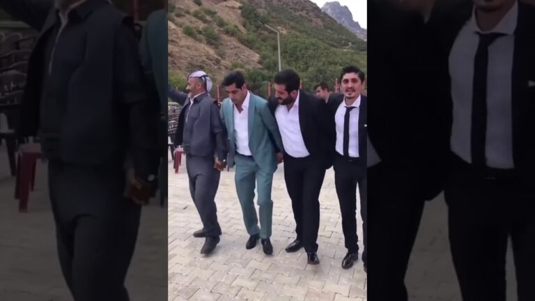 Sorprendente: Hombres árabes bailan en boda con tradicional vestimenta